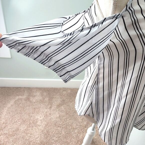SIENNA SKY WOMEN'S STRIPED BLOUSE COLD SHOULDER V NECK AND BACK SIZE SMALL - Picture 3 of 7